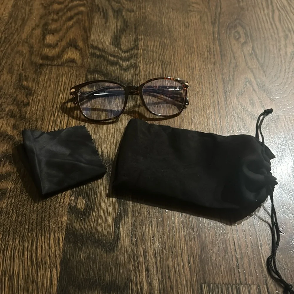 Tortoise Shell Blue Light Glasses - Picture 2 of 3